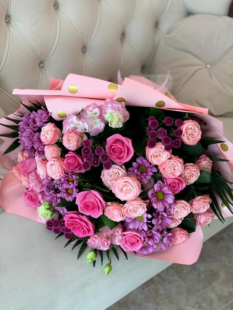 Букет цветов из: Хризантемы, Розы и Лизиантусы в Биорках