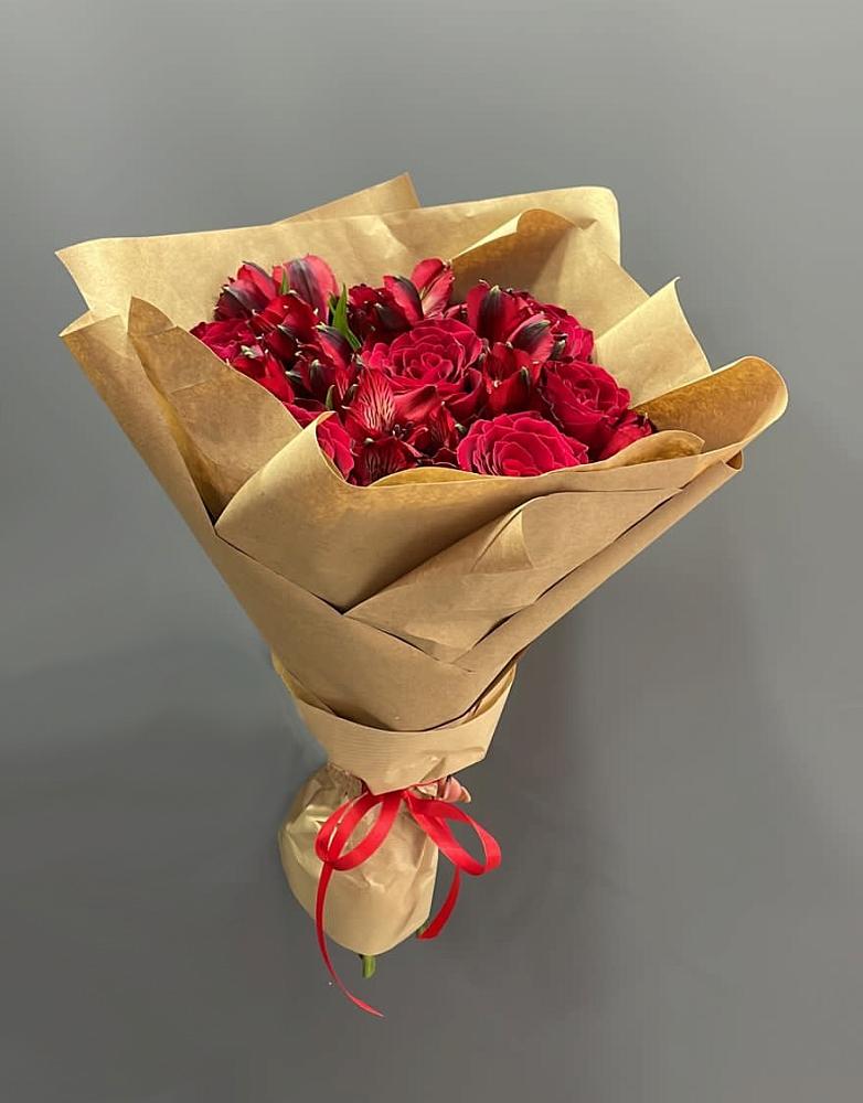 Букет цветов из: Альстромерии и Розы в Биорках