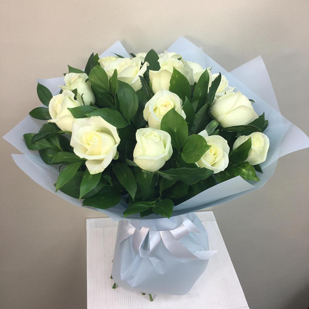 Букет 15 Белых роз Проуд в Биорках