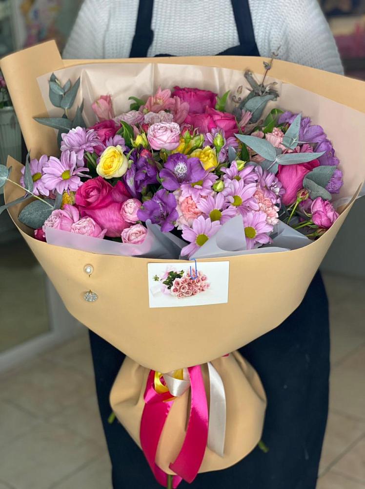 Букет цветов из: Хризантемы, Гвоздики и Альстромерии в Биорках