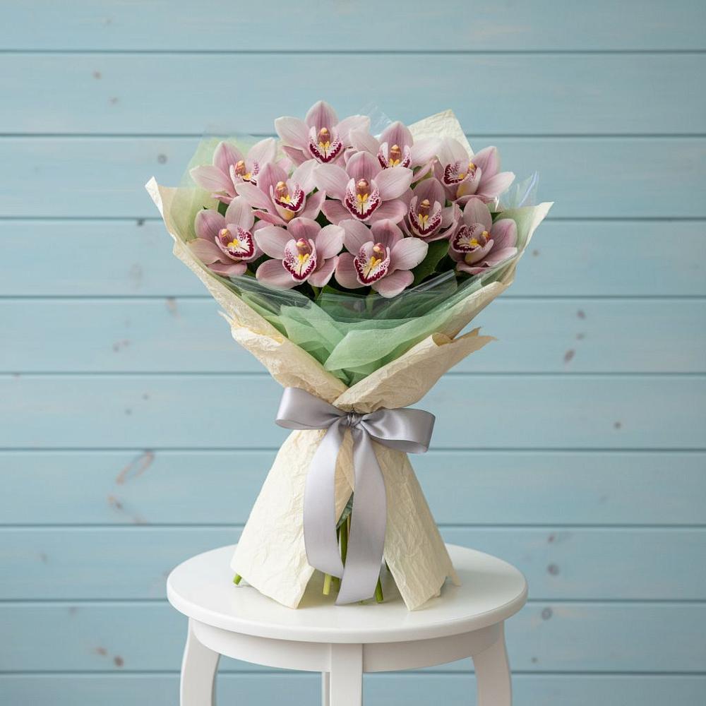 Букет цветов из: Орхидеи и Розы в Биорках