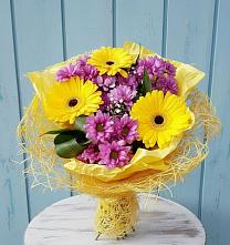 Букет цветов из:  Хризантемы и Герберы в Биорках