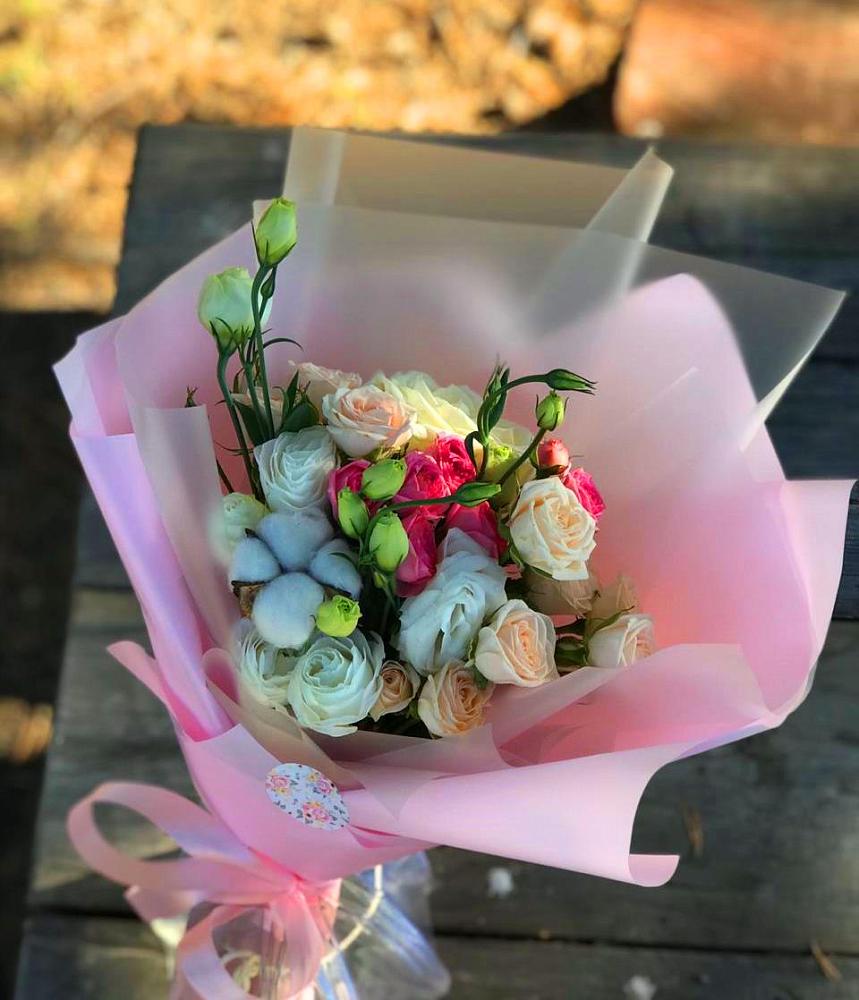 Букет цветов из: Розы и Лизиантусы в Биорках