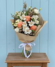 Букет цветов из:  Альстромерии, Лизиантусы, Розы и Хризантемы в Биорках