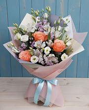 Букет цветов из:  Лизиантусы, Розы, Альстромерии и Гипсофила в Биорках