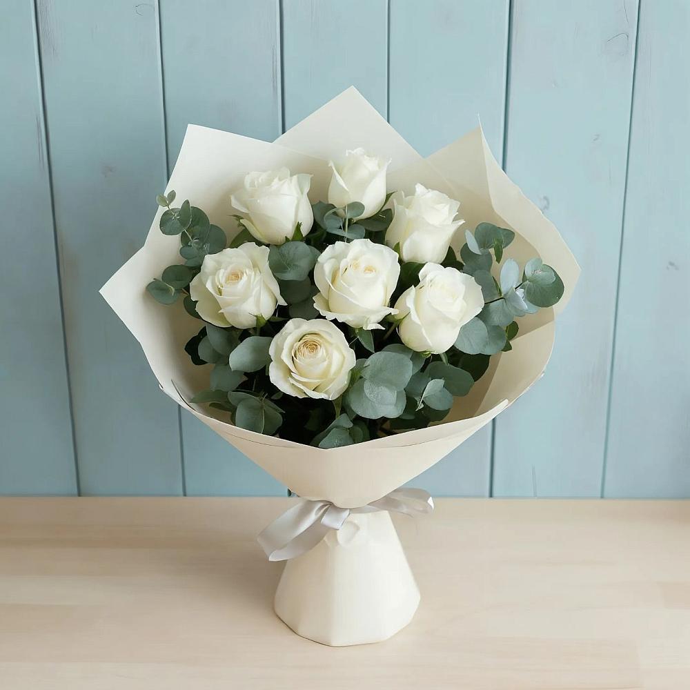 Букет Белые розы в Эвкалипте в Биорках