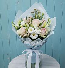 Букет цветов из:  Розы и Лизиантусы в Биорках