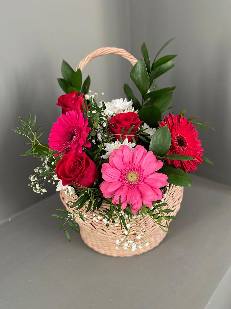 Цветочная композиция из Розы, Хризантемы и Герберы в корзине в Биорках