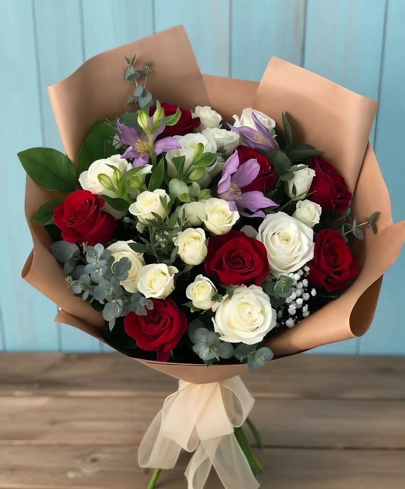 Букет цветов из: Розы и Альстромерии в Биорках