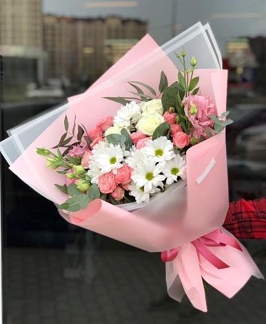Букет цветов из: Розы, Лизиантусы и Хризантемы в Биорках