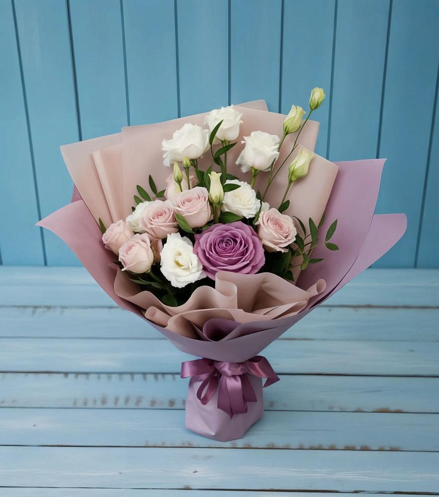 Букет цветов из: Розы и Лизиантусы в Биорках